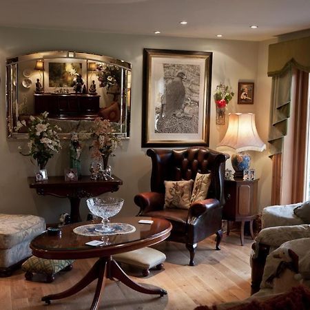 Hotel Little Red Rooster Rest Tenby Esterno foto